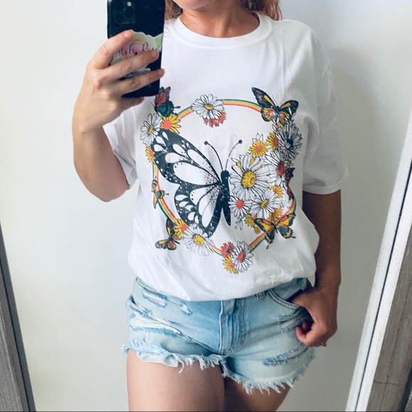 melirose_closet Tops - New• Butterflies & Daisies Oversized Graphic Tee